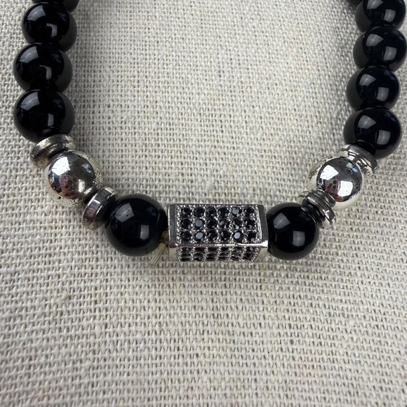 Macy's Men Onyx Bead Silver Tone Pave Barrel Accent Stretch Bracelet - Picture 3 of 6